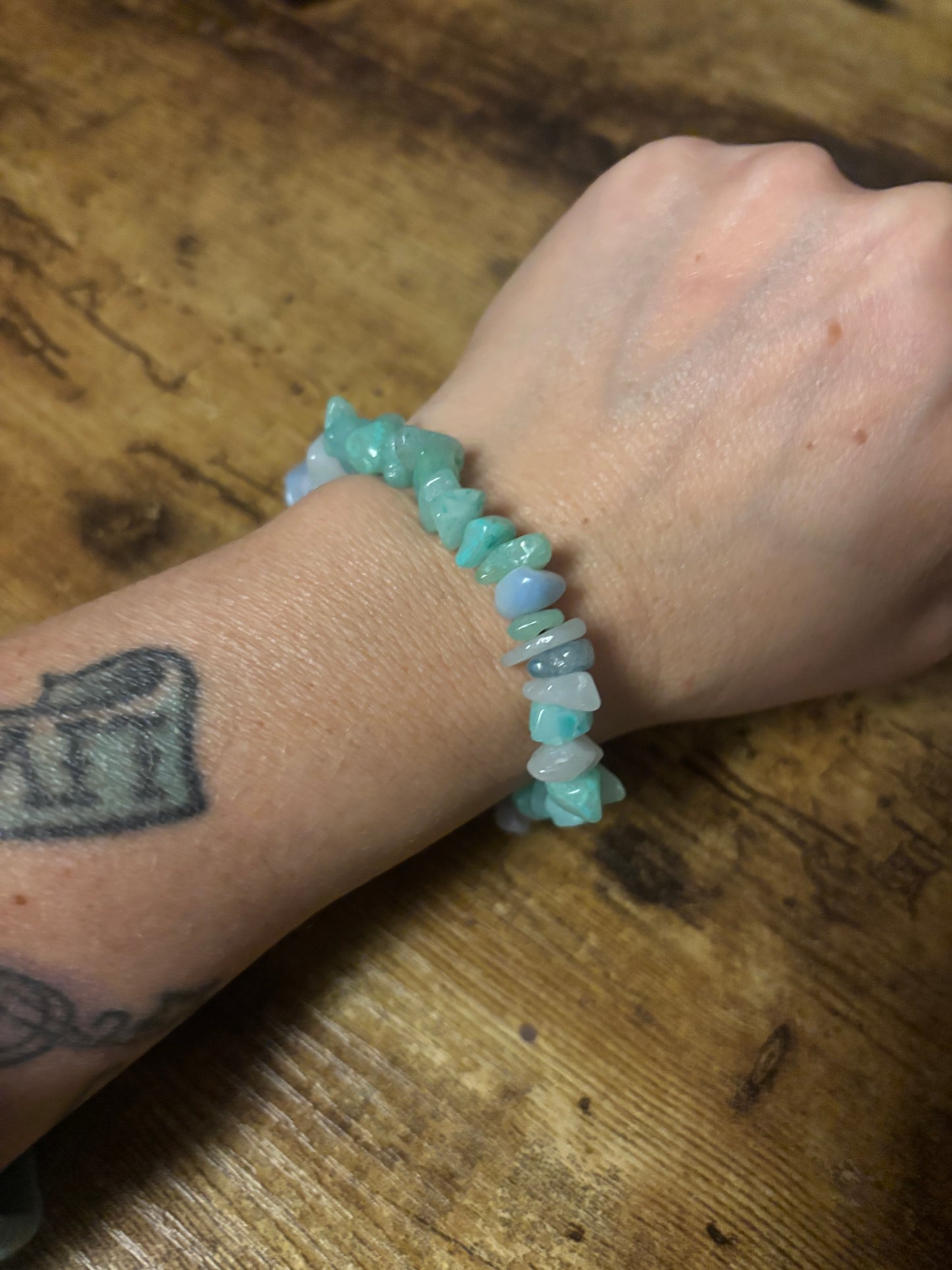 🌿 Heart of Gaia – Green Agate Chip Bracelet • Heart Chakra • Growth & Grounding