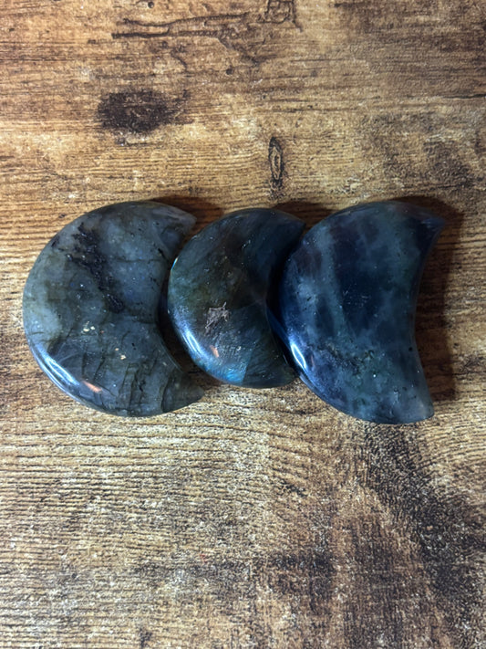 ✨ Lunar Vision Labradorite Moon – Intuition • Protection • Transformation ✨