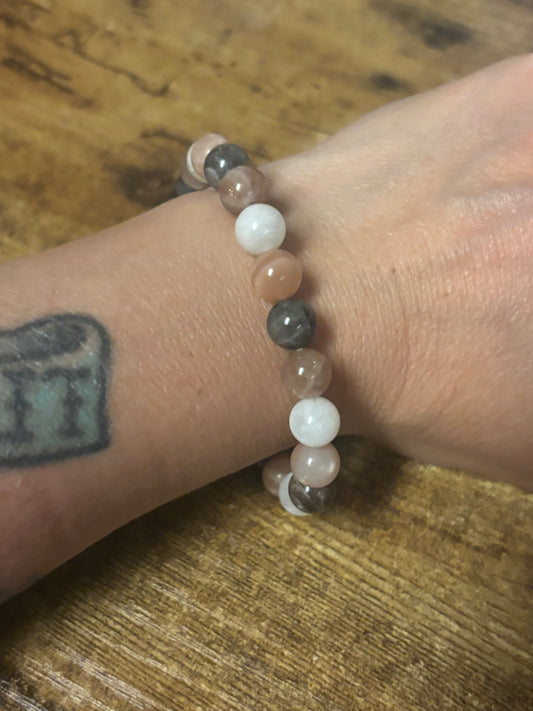 Divine Balance Bracelet 🌙☀️ Moonstone & Sunstone Crystal Bracelet | Feminine Energy • Intuition • Confidence • Emotional Healing
