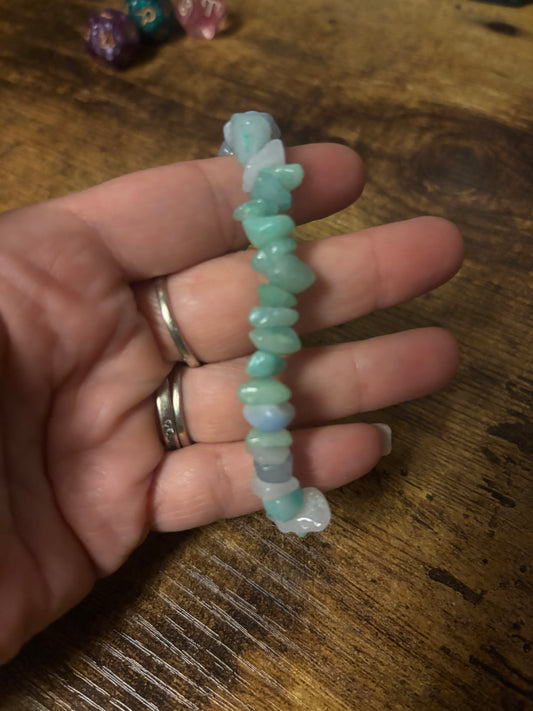 🌿 Heart of Gaia – Green Agate Chip Bracelet • Heart Chakra • Growth & Grounding