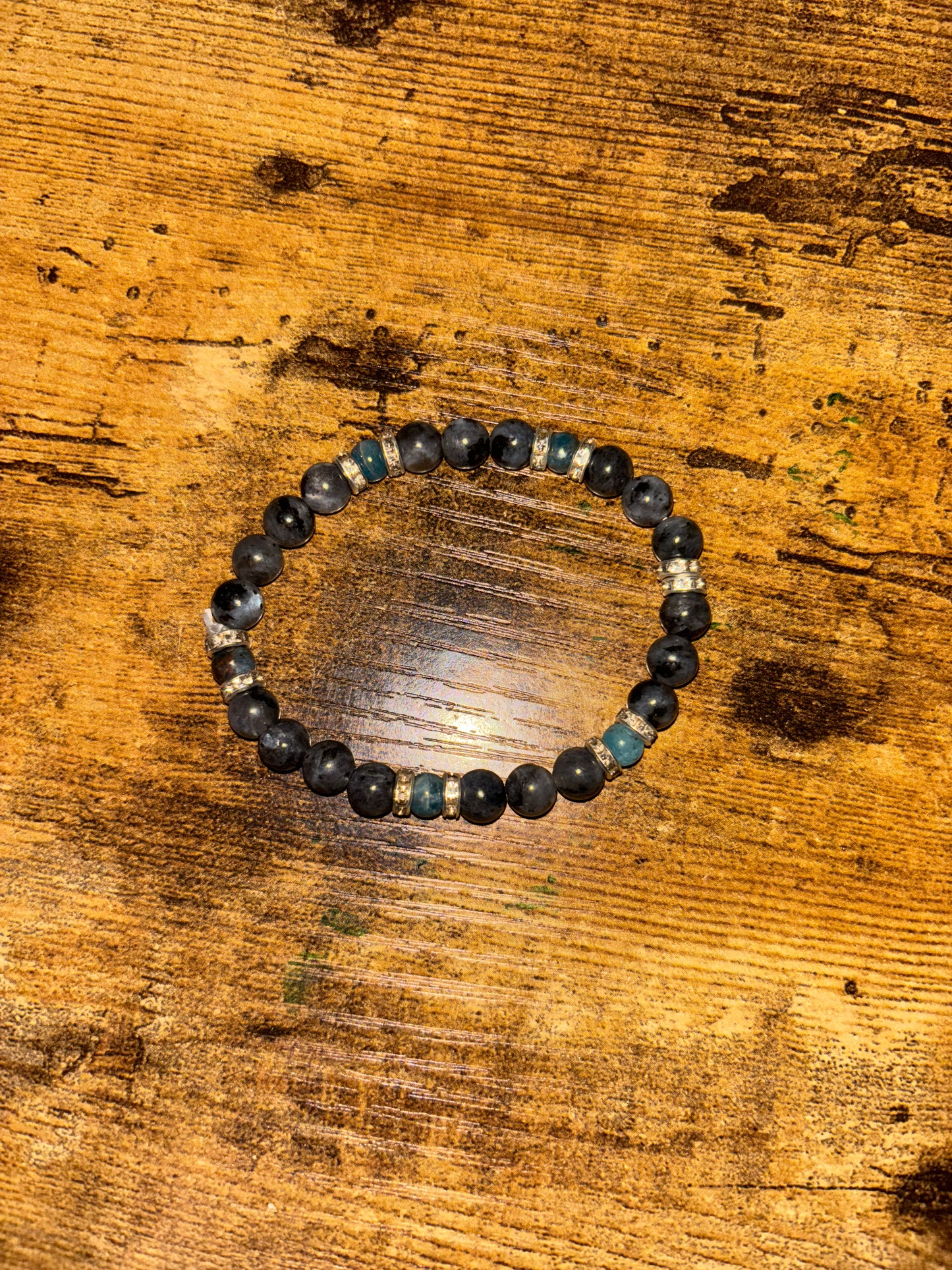 🌊 Visionary Flow – Labradorite & Blue Apatite Crystal Bracelet (6mm Beads) Intuition • Clarity • Transformation