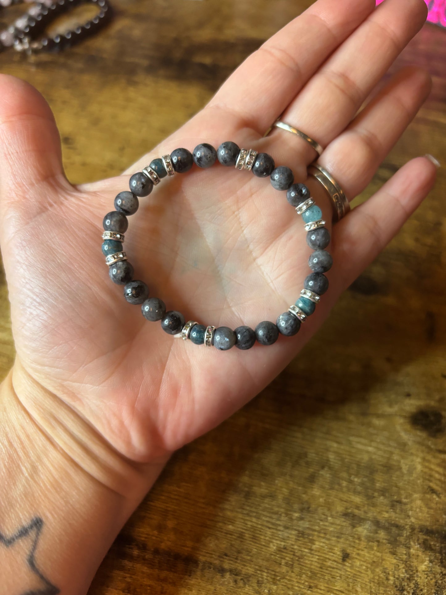 🌊 Visionary Flow – Labradorite & Blue Apatite Crystal Bracelet (6mm Beads) Intuition • Clarity • Transformation