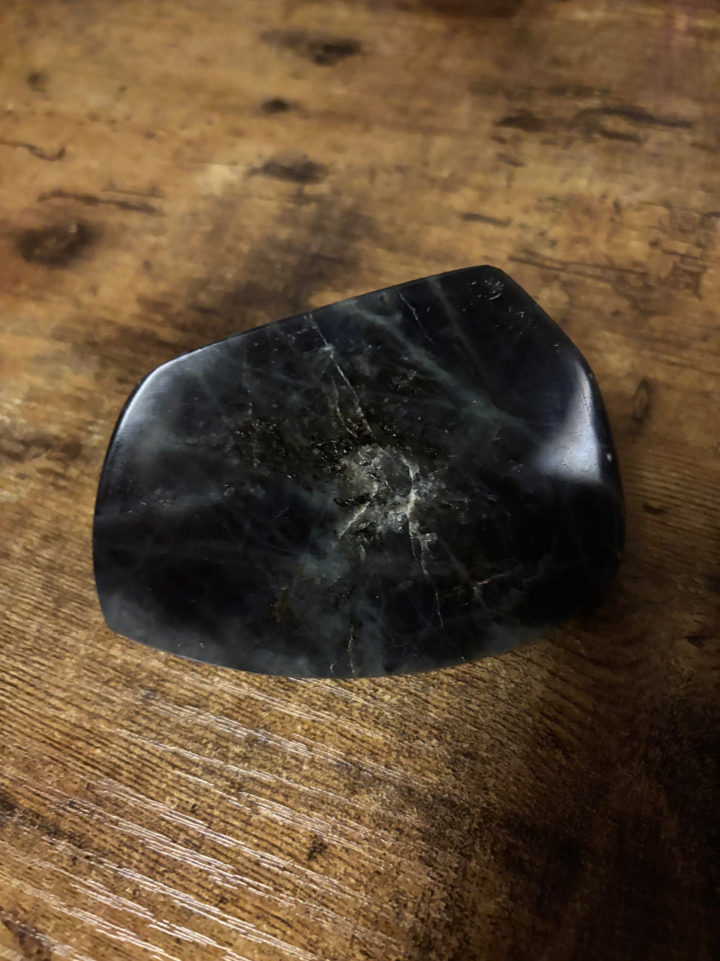 ✨ Stunning Blue Flash Labradorite Freeform | Intuition • Protection • Transformation Crystal ✨ (288g)
(10.16oz)