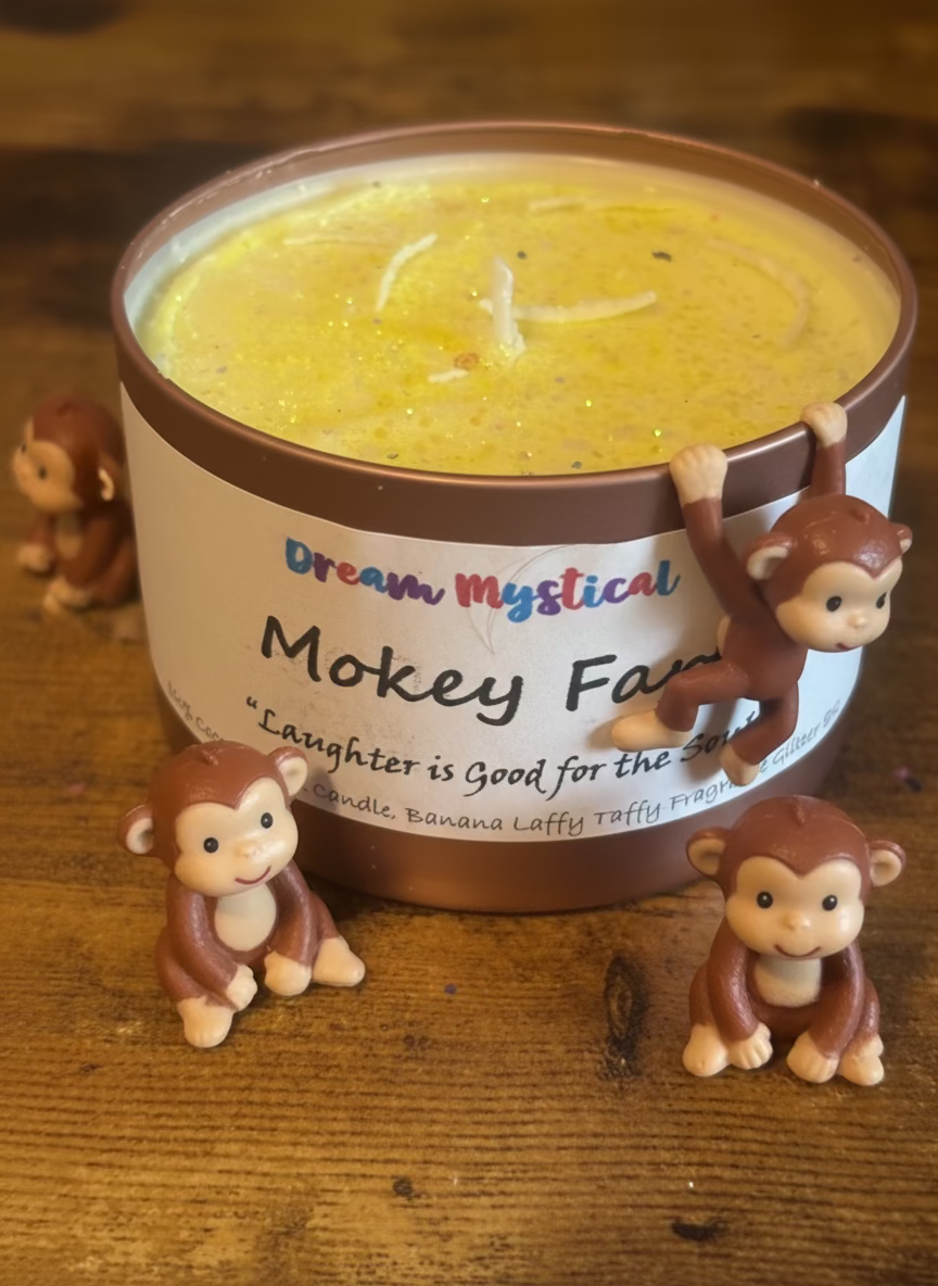🍌 Mokey Farts – “Laughter is Good for the Soul” Banana Laffy Taffy Candle