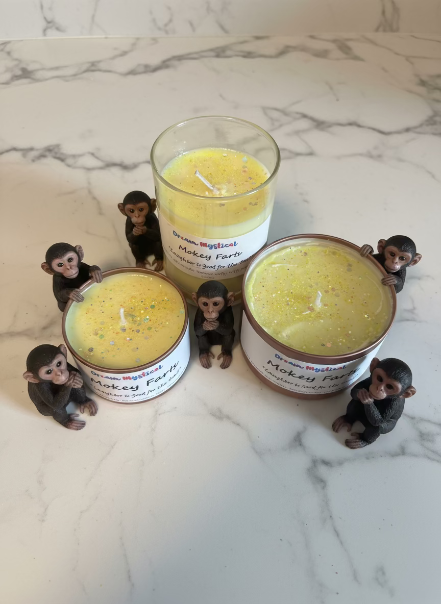 🍌 Mokey Farts – “Laughter is Good for the Soul” Banana Laffy Taffy Candle