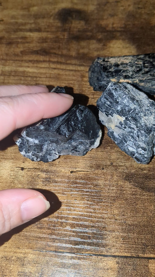 🖤Sacrad Shield Raw Black Tourmaline in Quartz Matrix • Natural Schorl Mineral • EMF Protection • Grounding & Clarity Stone • Raw Healing Crystal101g Natural Protection Stone