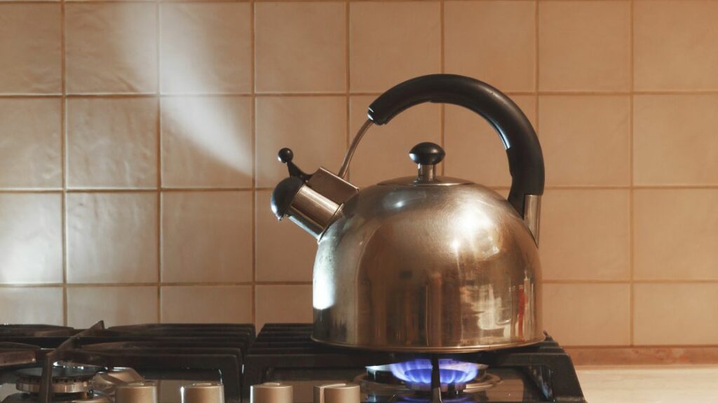 kettle boiling water