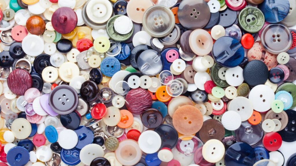 buttons- many